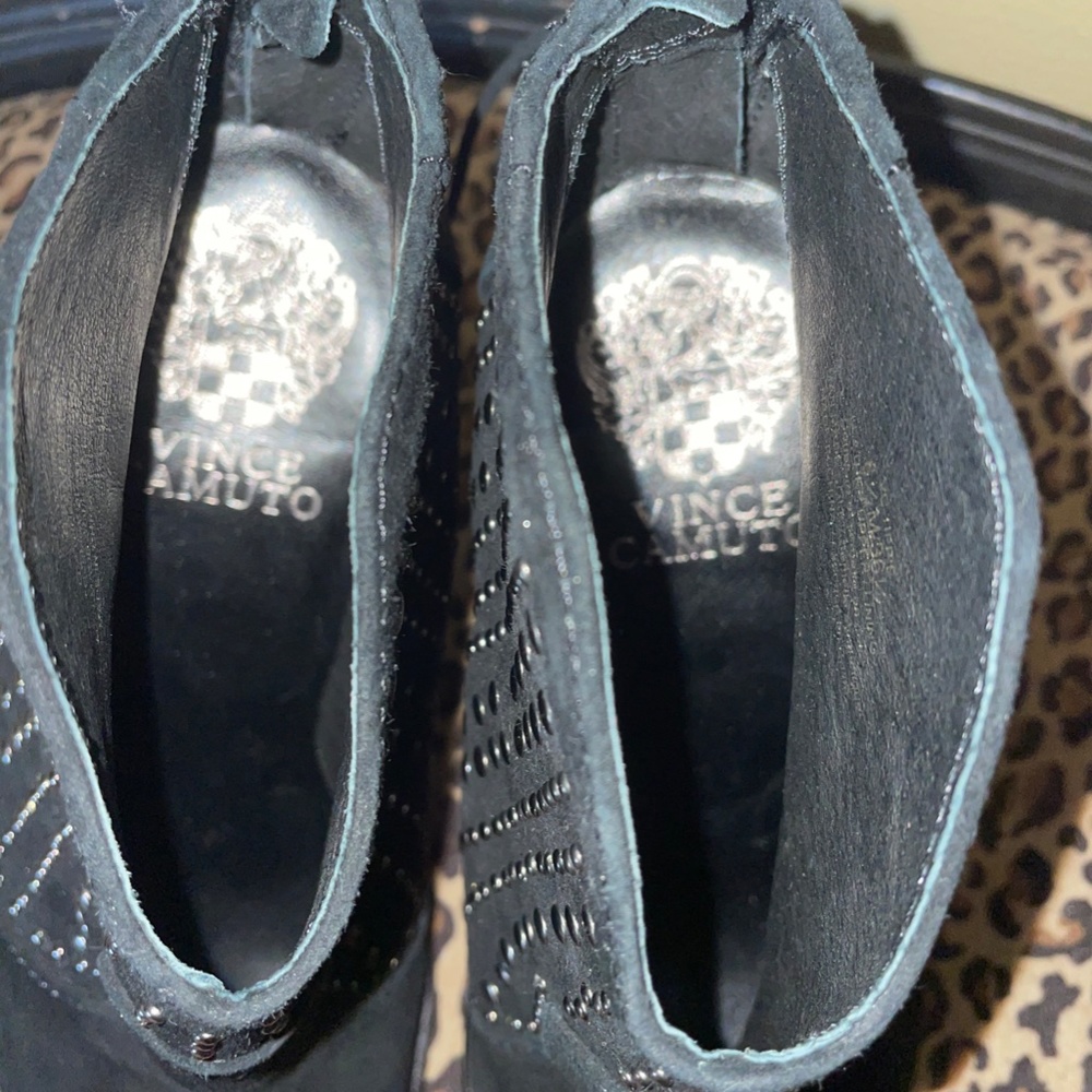 Vince Camuto “Tippie” Black Suede Leather Silver Stud Ankle Bootie Boots - Picture 15 of 16